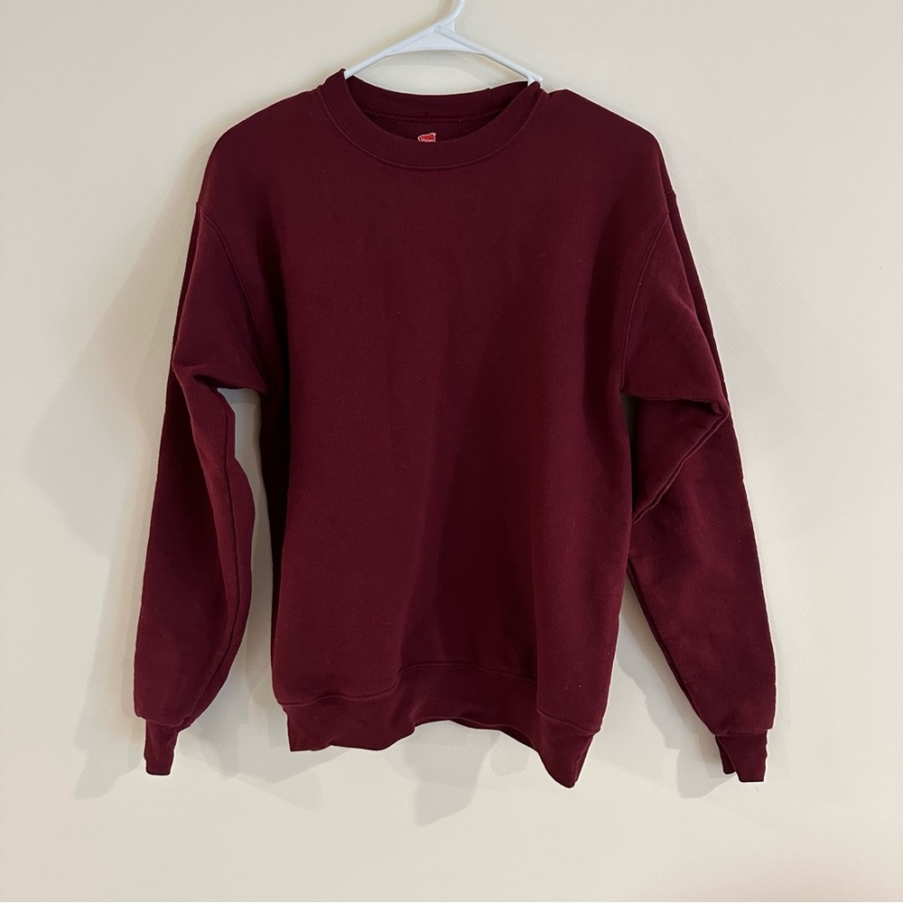 NWOT Hanes maroon crewneck sweater